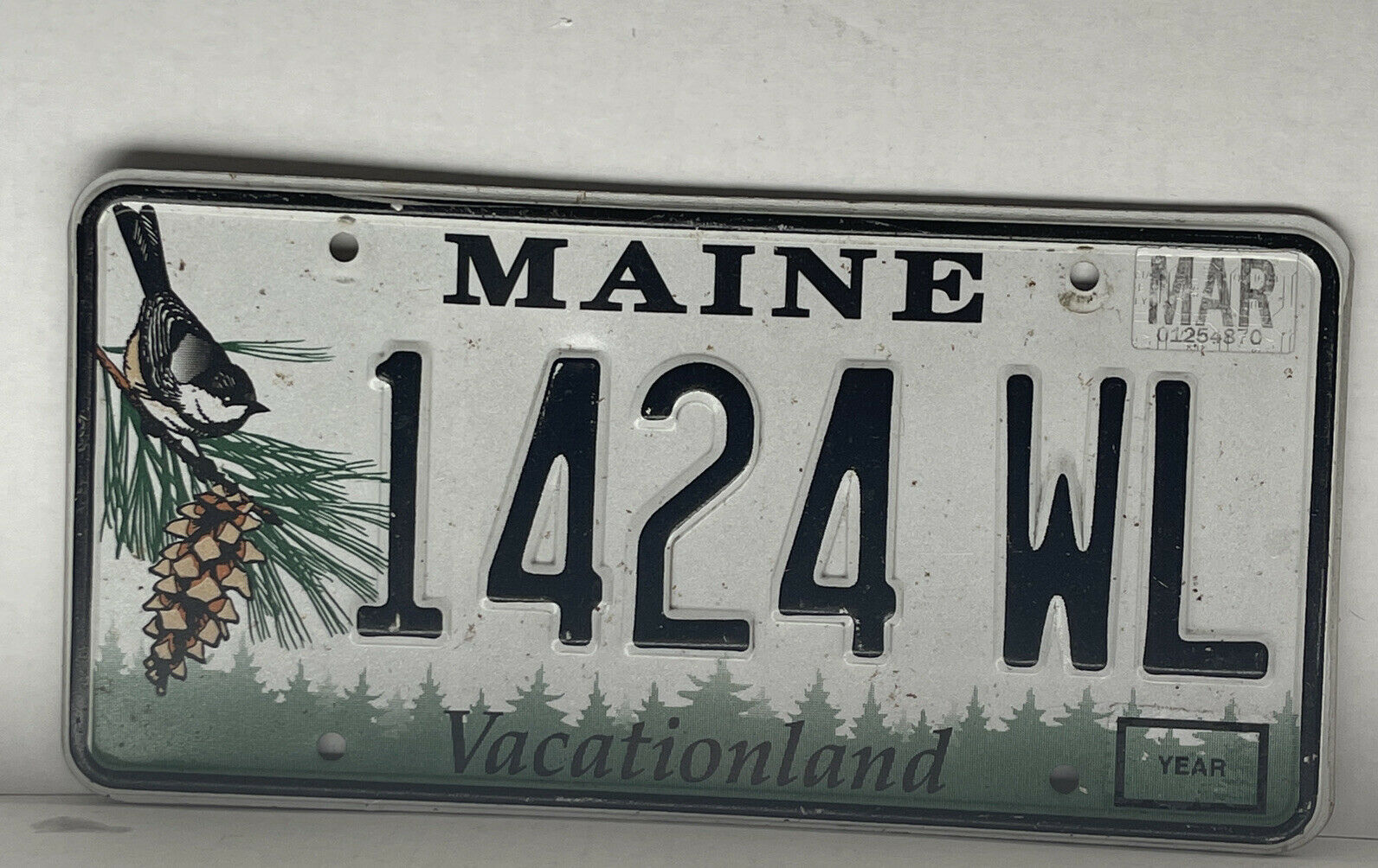 Expired Maine License Plate Chickadee/pinecone 1424 Wl